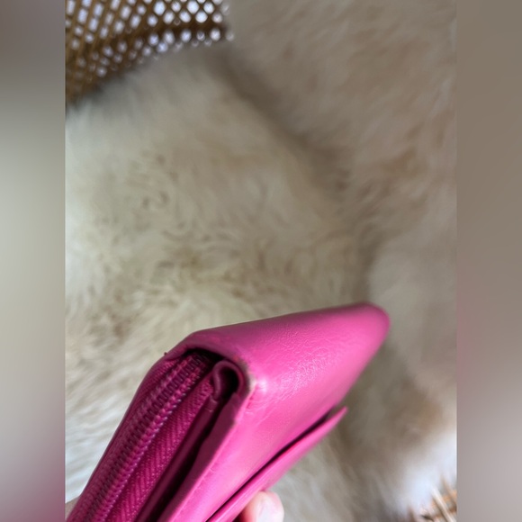 Rowallan of Scotland Sedona Raspberry Zippy Long Wallet , Soft Leather - Picture 14 of 16